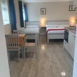 Matty's Pub - Apartment's Κάρλοου