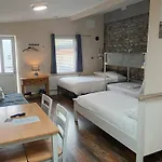 Matty's Pub - Apartment's * Κάρλοου