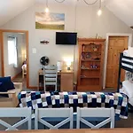 Matty's Pub - Apartment's アパート カーロー
